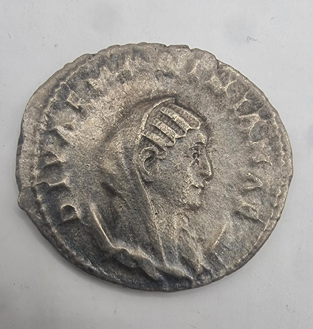 Антониниан. Божественная Мариниана (Diva Mariniana), Рим, 253-257 гг. Павлин