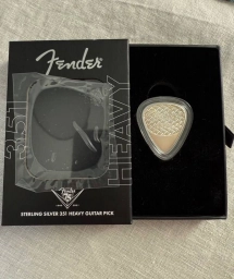 Медиатор Fender 2021 pamp