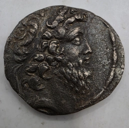 Серебряная тетрадрахма Деметрия II Никатора. 130/129гг. до н. э.