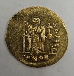 Золотая монета Византии, солид Маврикия Тиберия (582–602 гг.)