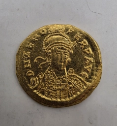 Золотой солид императора Зенона (474–491 гг.). Византия.