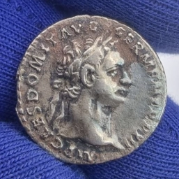 Серебряный денарий. Император Домициан (81-96 гг. н.э.). Древний Рим