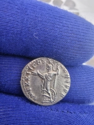 Серебряный денарий. Император Домициан (81-96 гг. н.э.). Древний Рим