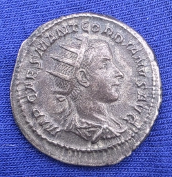 Серебряный антониниан. Римская империя, Гордиан III (238–244 гг.) Рома
