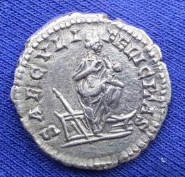 Серебряный денарий. Римская империя Юлия Домна (196–211гг. н.э.) Исида