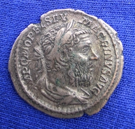 Редкий серебряный денарий императора Макрина (217–218 гг. н.э.).