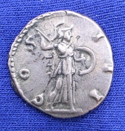 Серебряный денарий Марка Аврелия. Минерва (164–165 гг. н.э.)