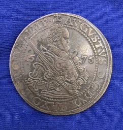 Серебряный талер 1575 года. Саксония, курфюрст Август I. Дрезден (HB)